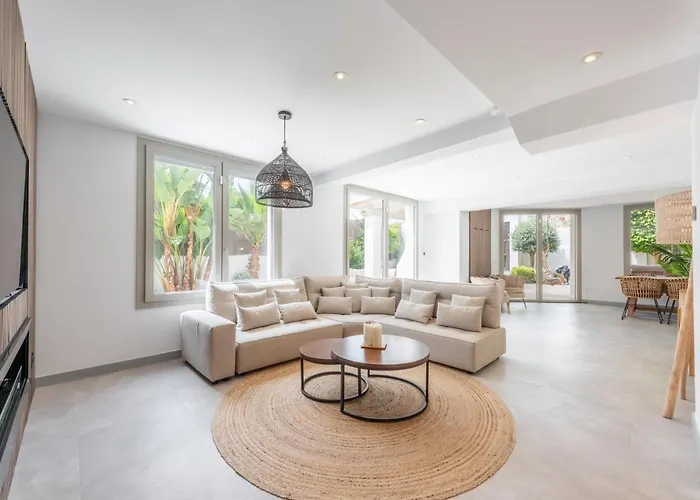 Casa Belle Luxury Side 펜션 *